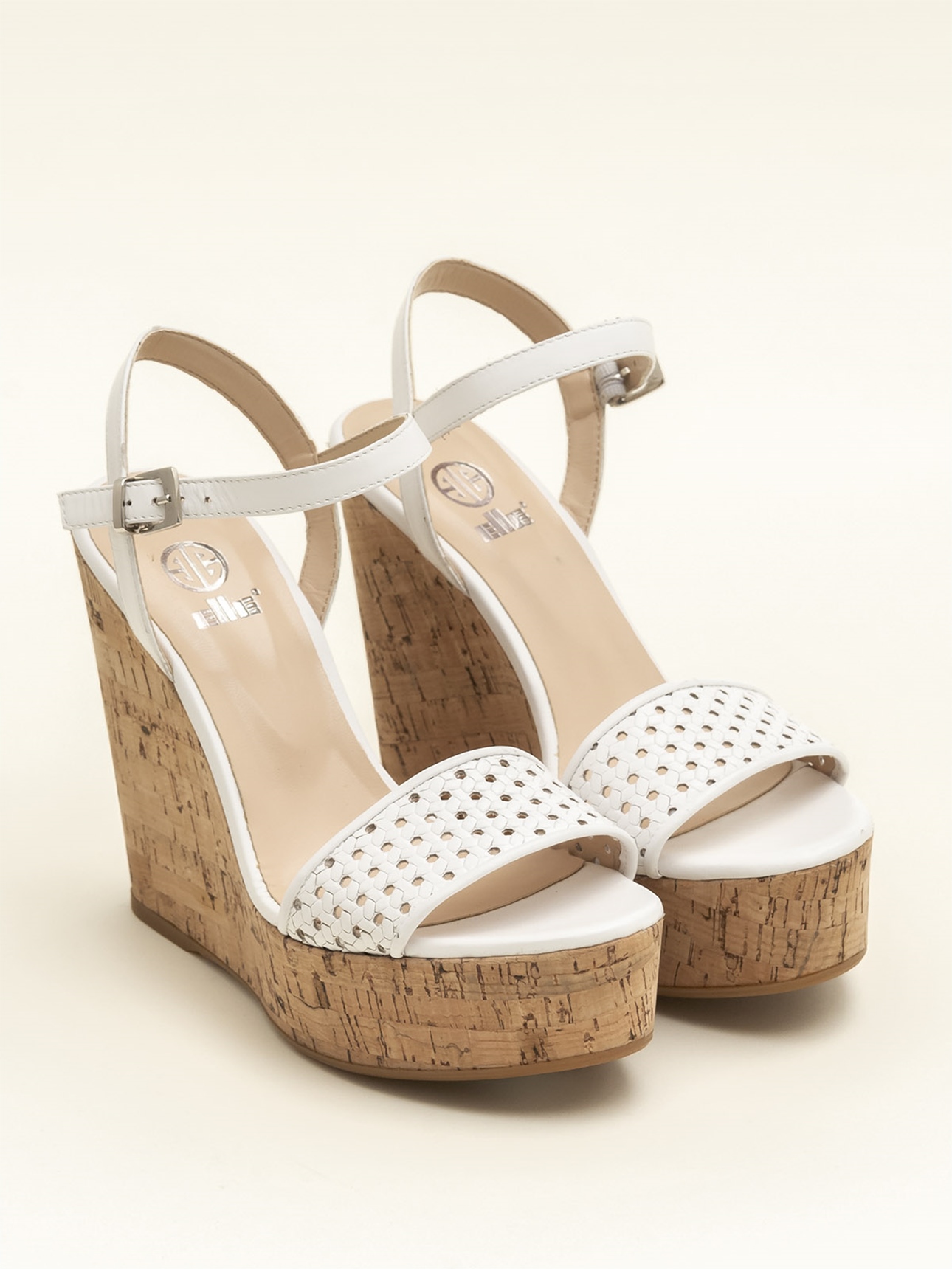 gelişen aşçı denklem  Beyaz Naturel Kadın Dolgu Topuk Sandalet Satın Al! LETHA-02 Fiyatı | Elle  Shoes